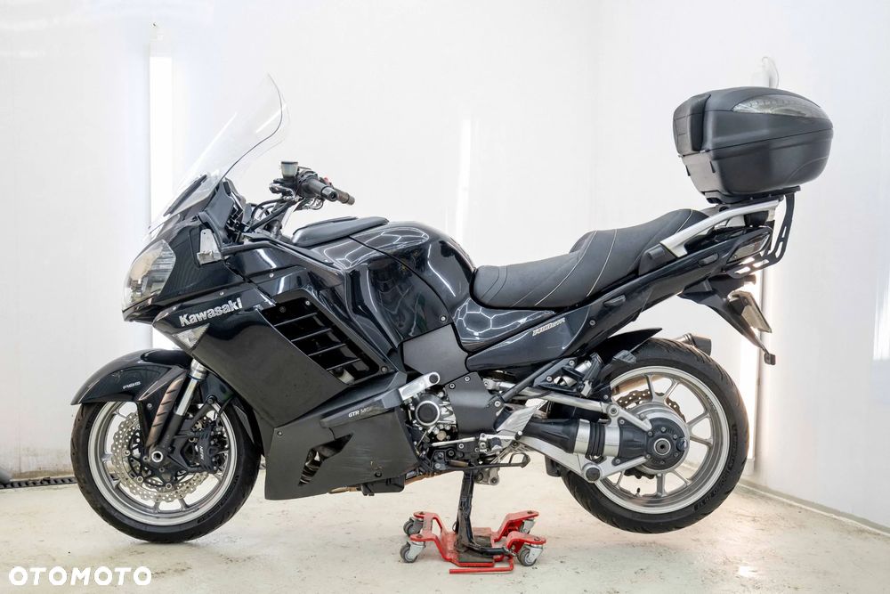Kawasaki GTR - 9