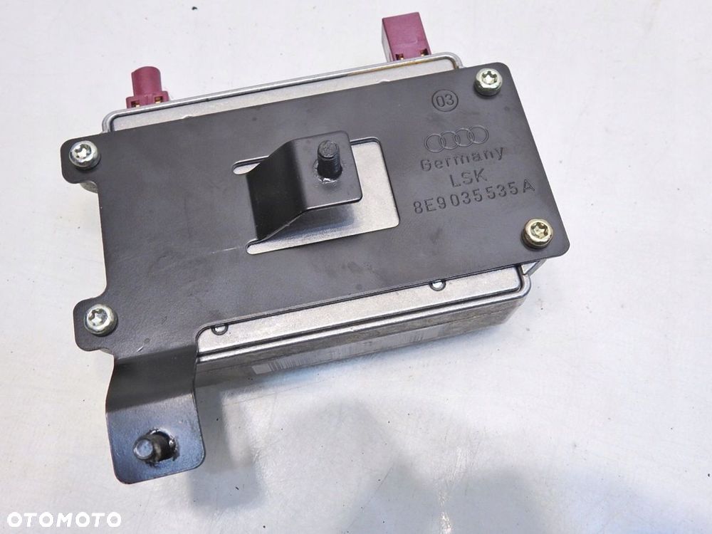 WZMACNIACZ ANTENY AUDI A4 B7 8E0035456C - 4