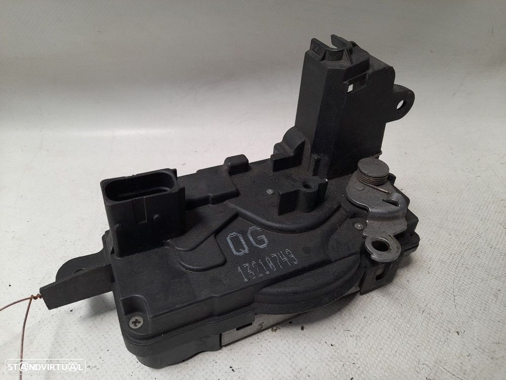 Fechadura / fecho porta frente direito OPEL Astra H Hatchback (L48) - 1