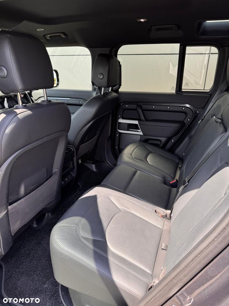 Land Rover Defender 110 D200 SE - 11