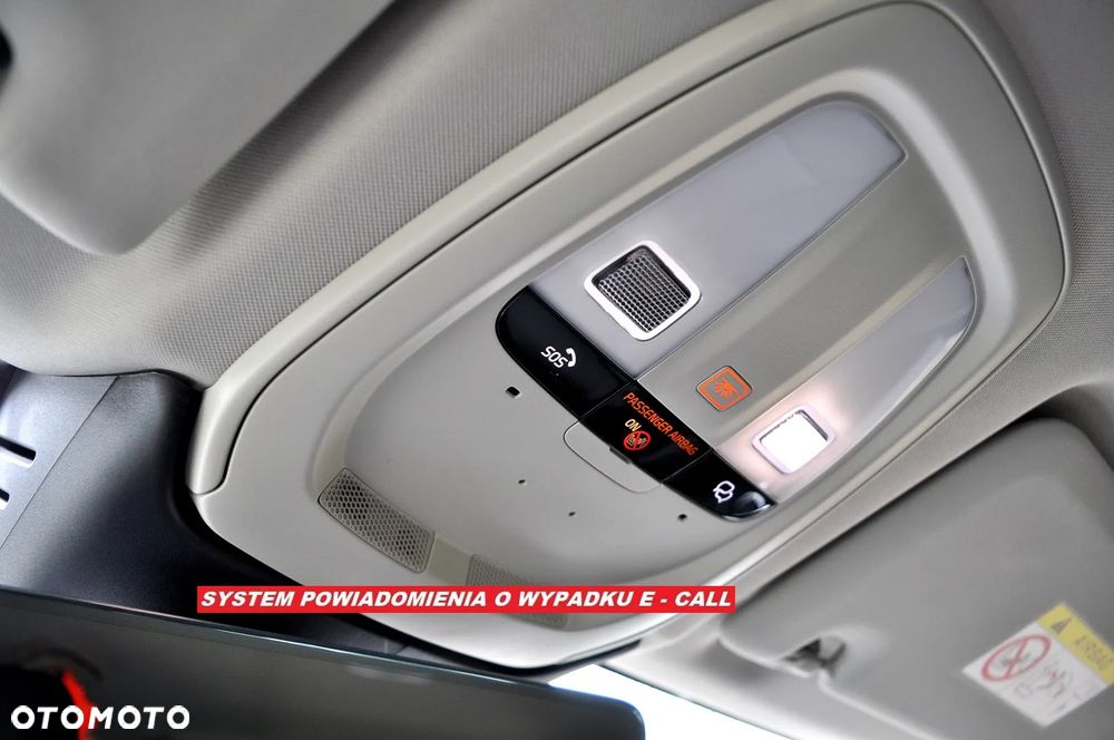 Volvo XC 60 B4 D Plus Dark - 26