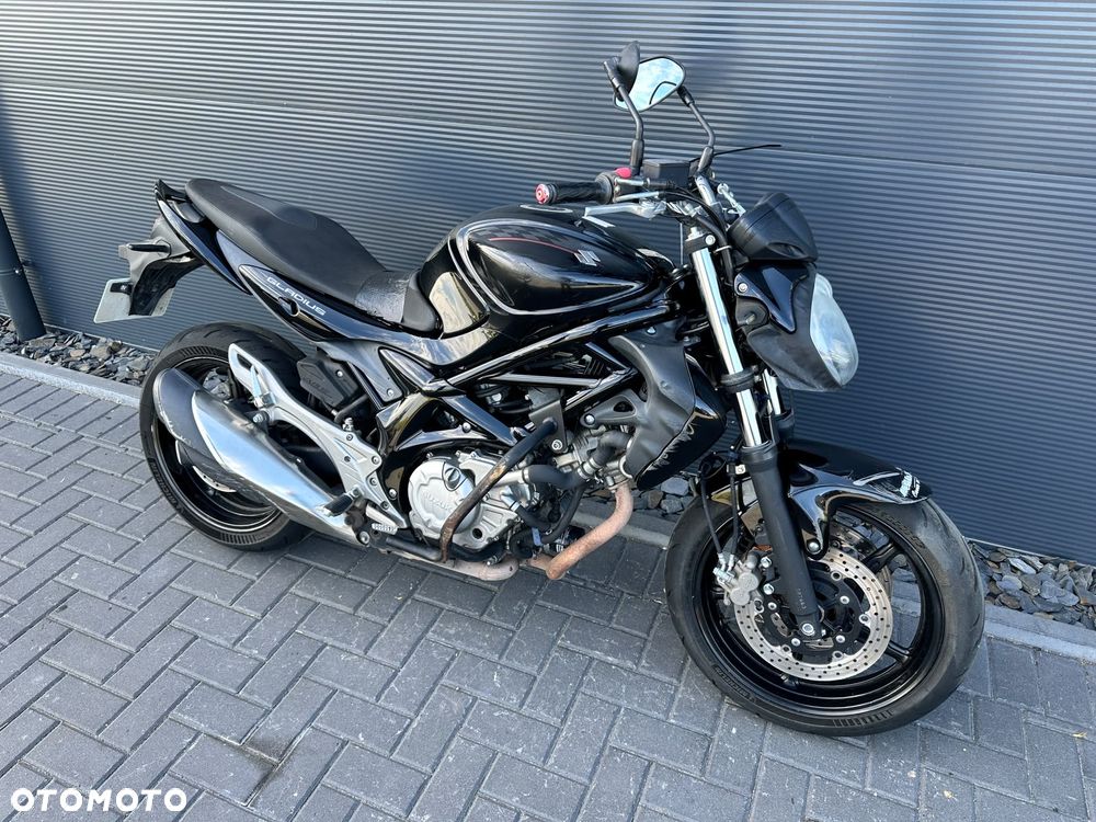 Suzuki Gladius - 6