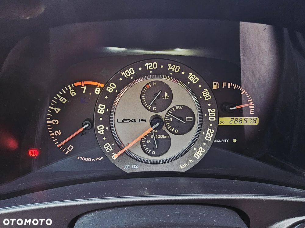 Lexus IS 200 Elegance - 14