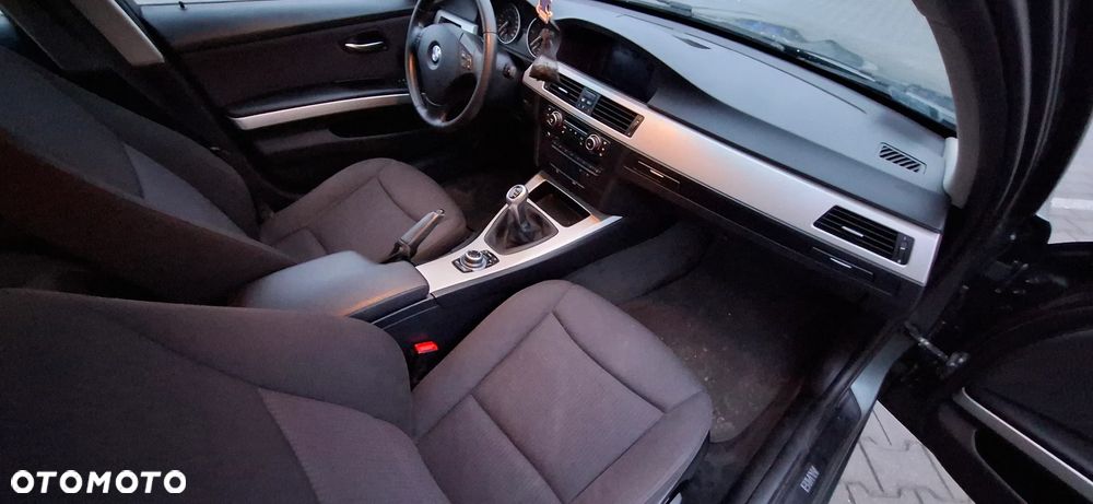 BMW Seria 3 318d Blue Performance - 9