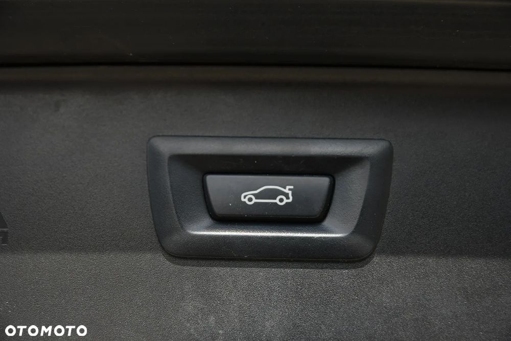 BMW Seria 5 525d - 21