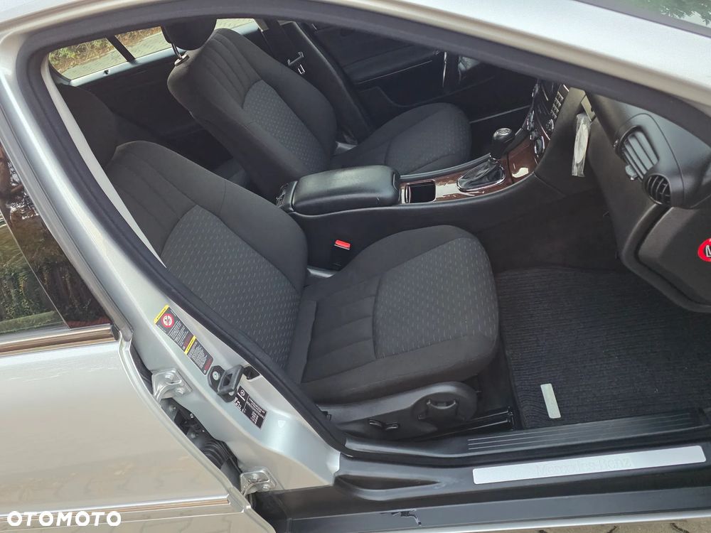 Mercedes-Benz Klasa C 200 Kompressor Automatik Classic - 37