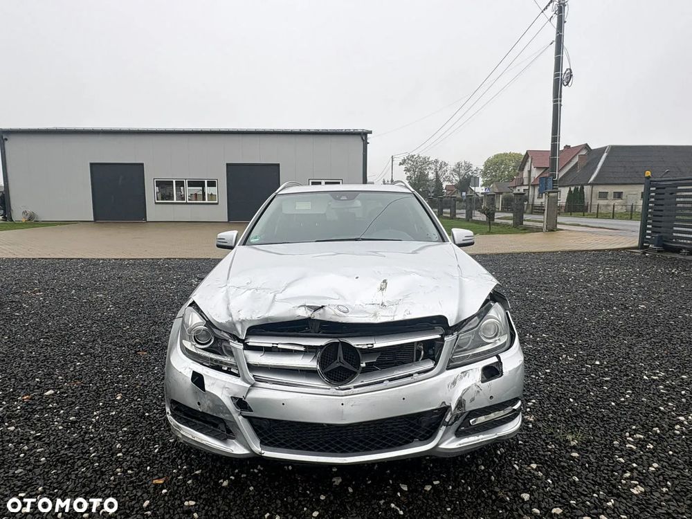 Mercedes-Benz C200 2012 photo 3