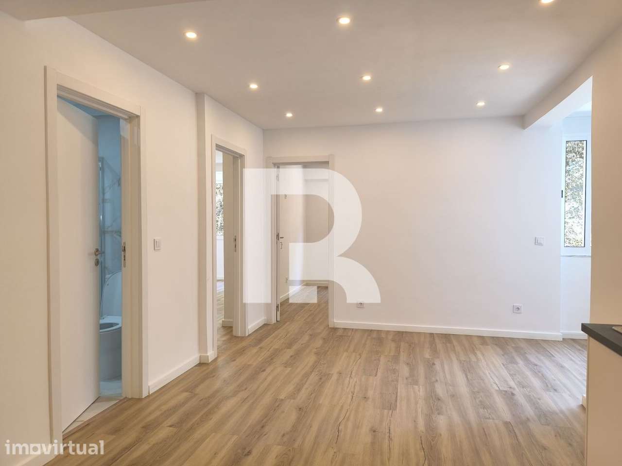 Apartamento T2 na Buraca Totalmente Remodelado - Grande imagem: 2/30