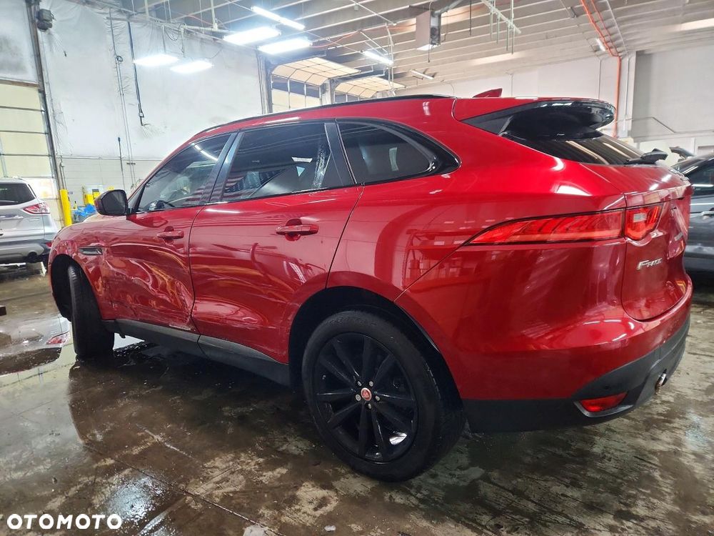 Jaguar F-Pace - 4