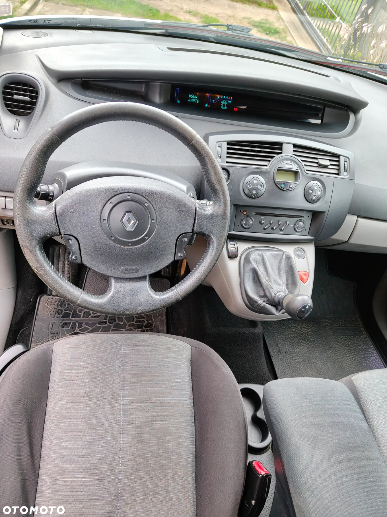 Renault Grand Scenic - 10