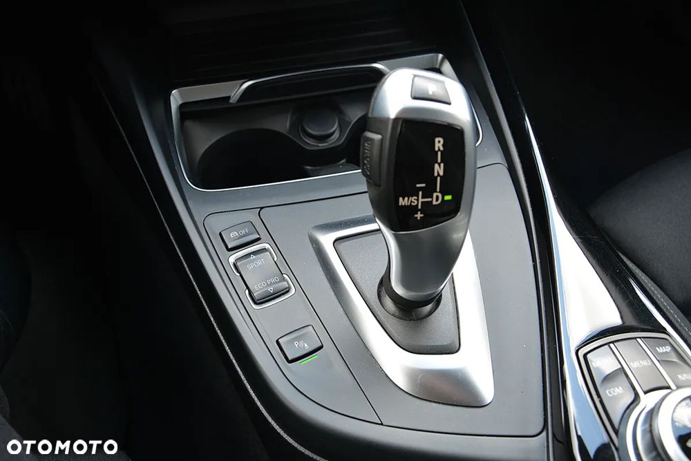 BMW Seria 1 118i Sport Line - 29
