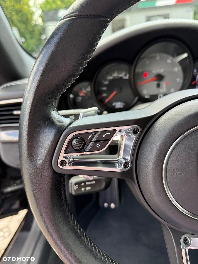 Porsche 911 Targa 4 GTS PDK - 26