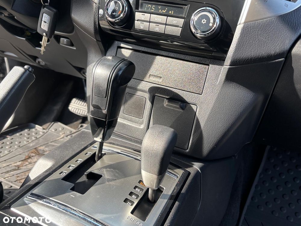 Mitsubishi Pajero 3.2 DID Intense Plus - 17