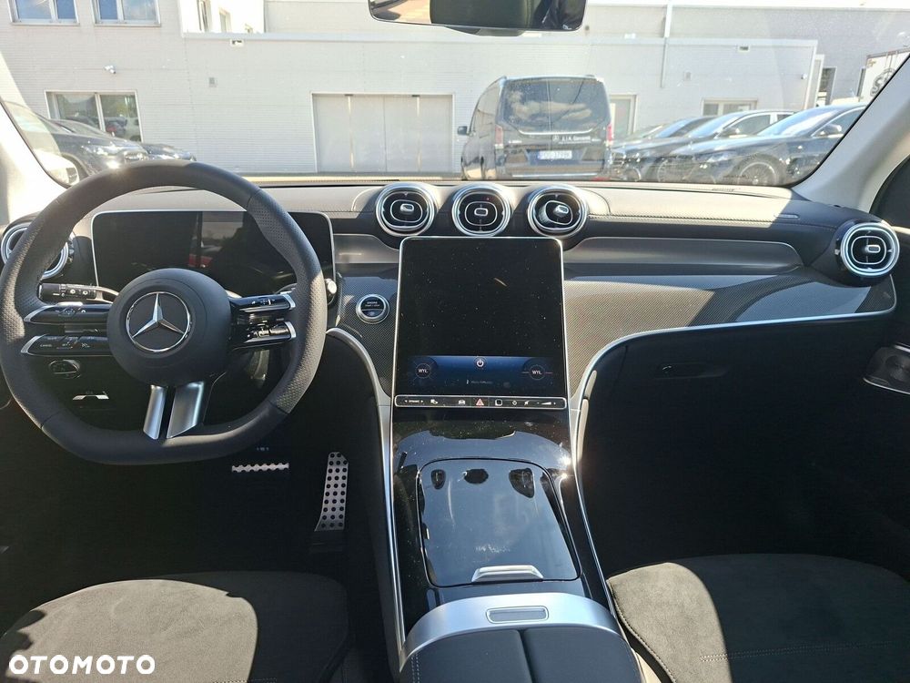 Mercedes-Benz GLC - 12