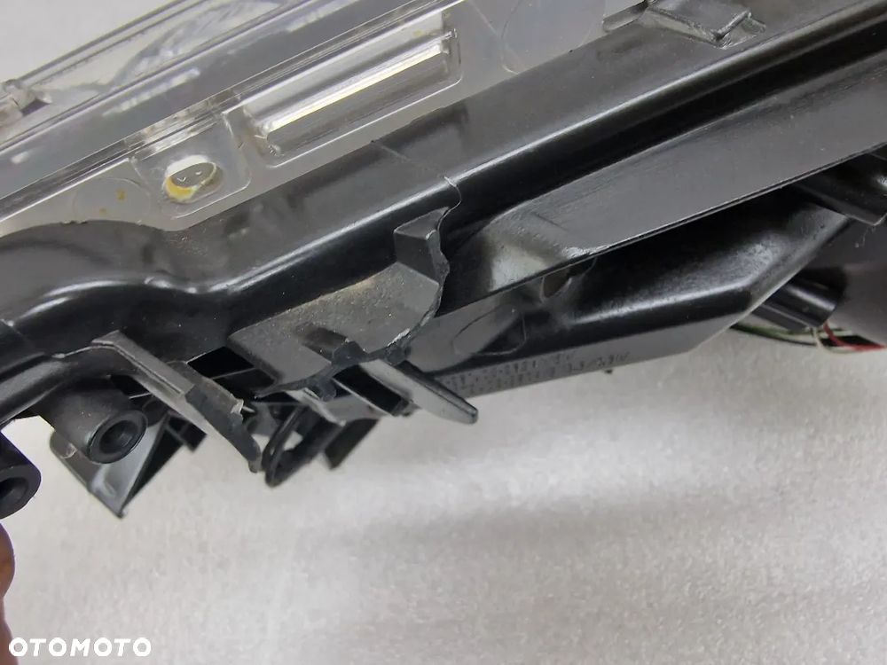 TOYOTA COROLLA E16 E18 13- LAMPA LED PRAWA PRZEDNIA PRZÓD , NR 81110-02E71-00 , NR AUKCJI LL61 - 15