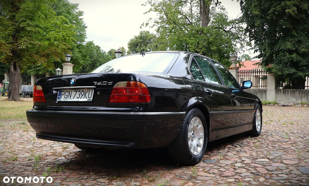 BMW Seria 7 - 12