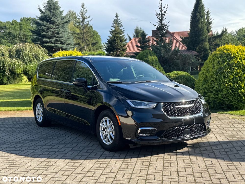 Chrysler Pacifica - 4