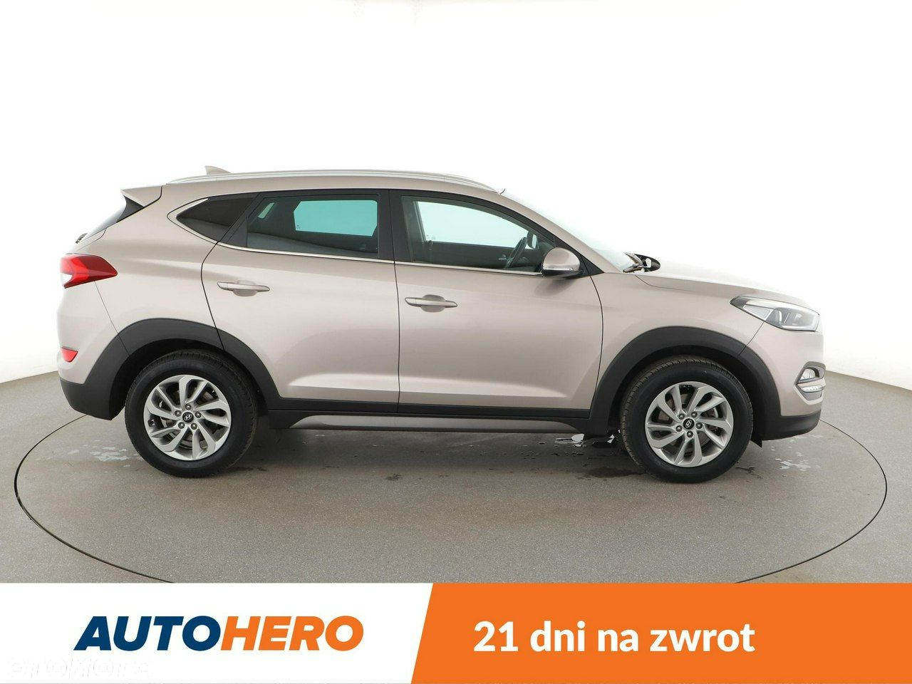 Hyundai Tucson 1.7 CRDI BlueDrive Style 2WD - 9