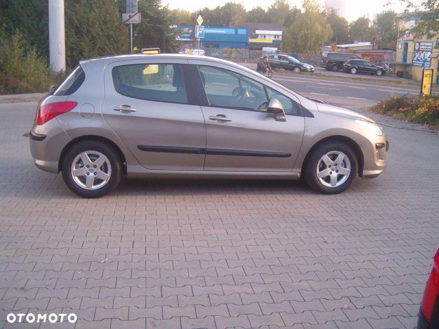 Peugeot 308 - 8