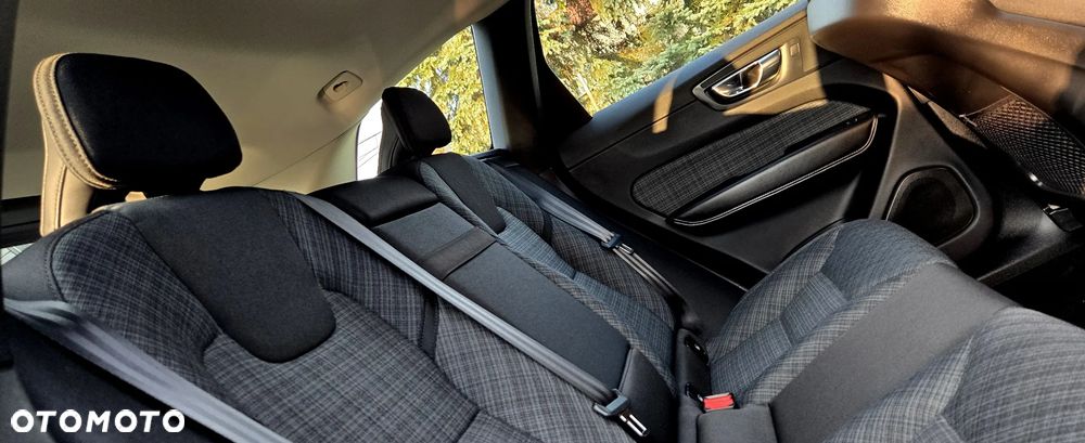 Volvo XC 60 B4 D Geartronic Momentum Pro - 12