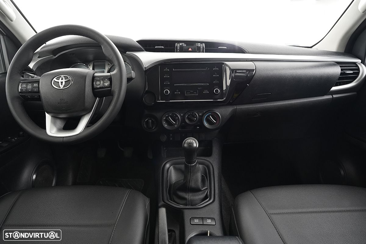 Toyota Hilux 2.4 D-4D 4WD CD CM - 8