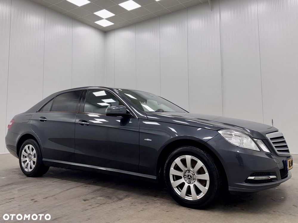 Mercedes-Benz Klasa E 300 CDI BlueEff - 2