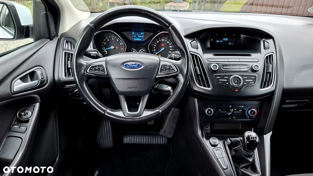 Ford Focus 1.0 EcoBoost Trend - 33