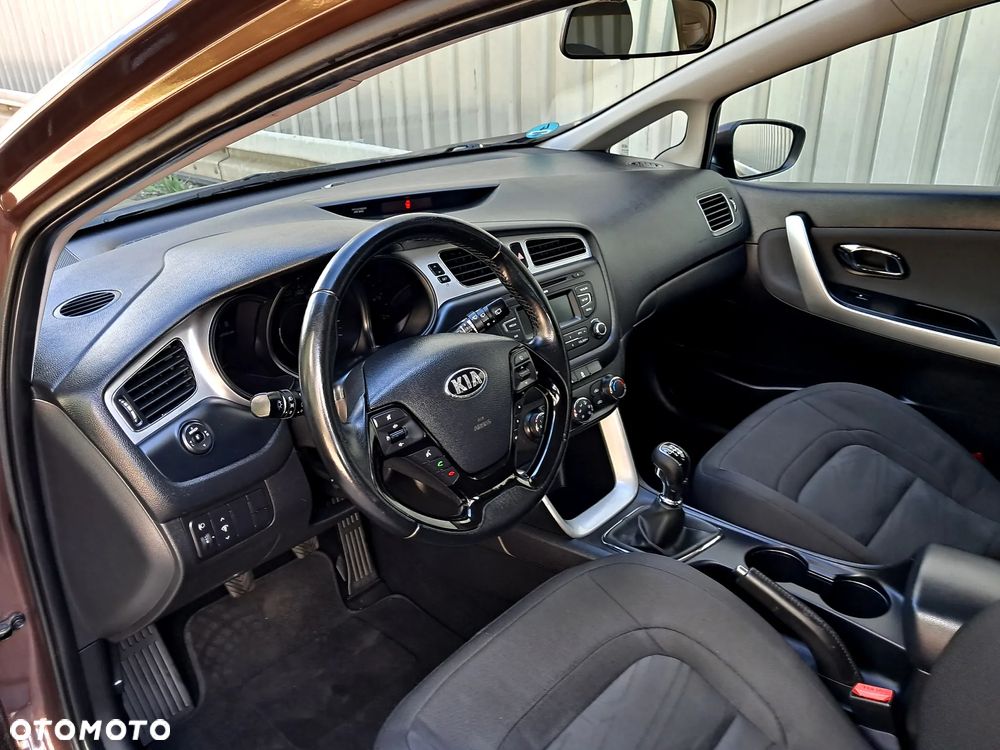 Kia Ceed 1.6 GDI Edition 7 - 10