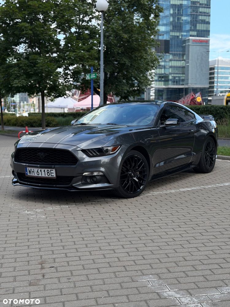 Ford Mustang - 2