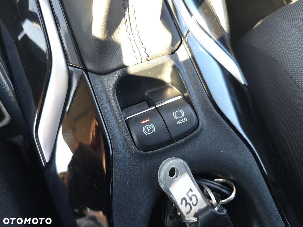 Toyota Corolla 1.8 Hybrid Comfort - 28