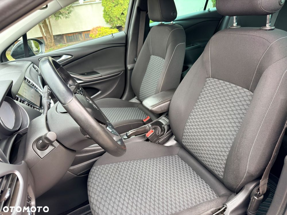 Opel Astra 1.6 CDTI Essentia - 19