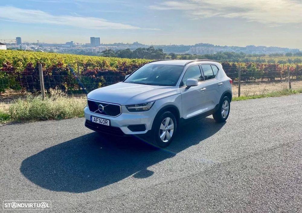 Volvo XC 40 2.0 D3 Momentum - 1