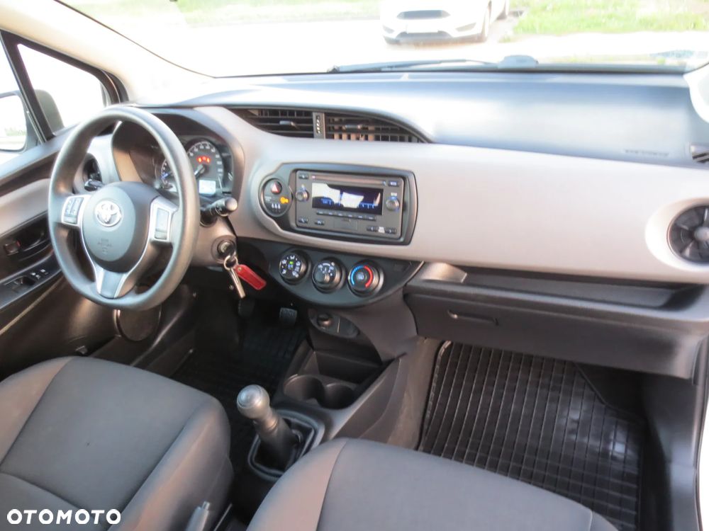 Toyota Yaris - 15