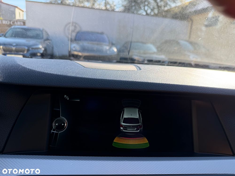 BMW Seria 5 520d Sport-Aut - 37