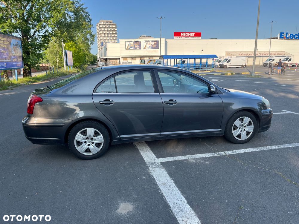 Toyota Avensis 2.0 D-4D Sol - 22