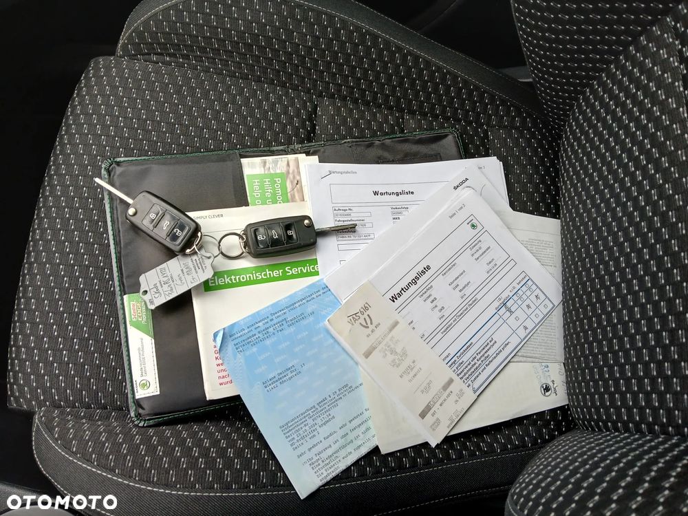 Skoda Fabia 1.4 TSI DSG RS - 13