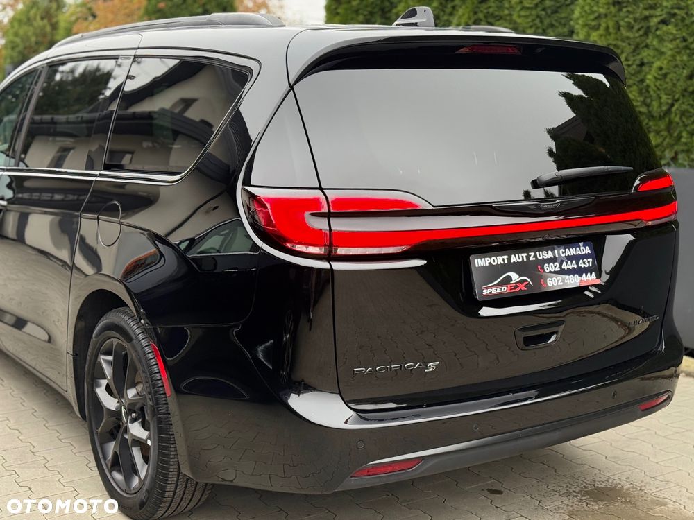Chrysler Pacifica - 10
