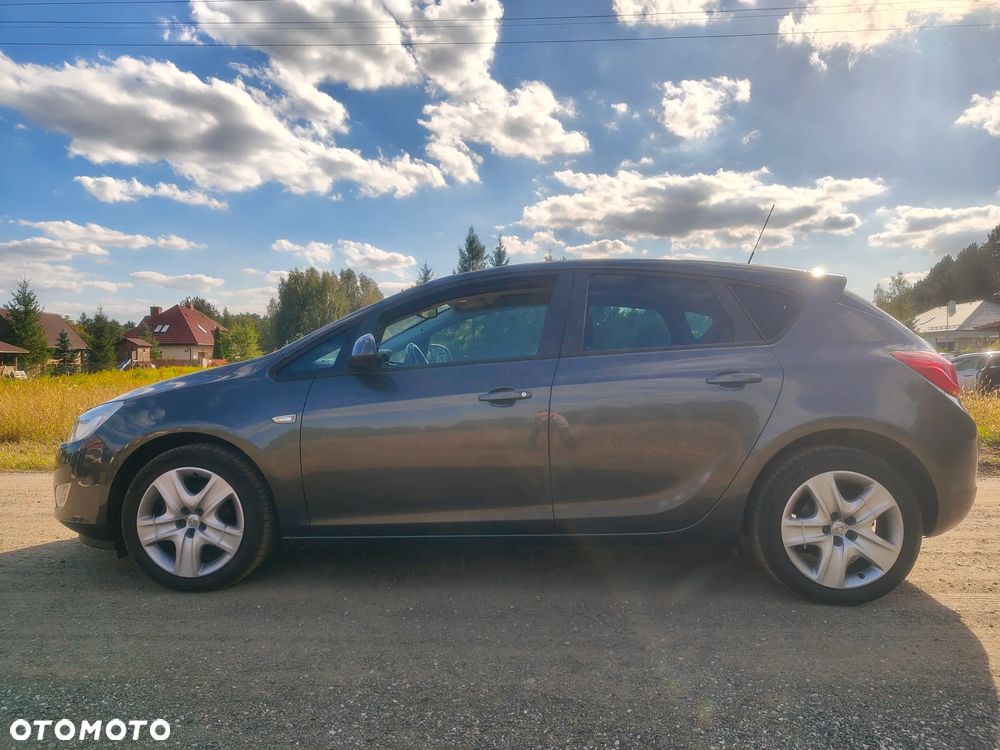 Opel Astra 1.4 Turbo - 4