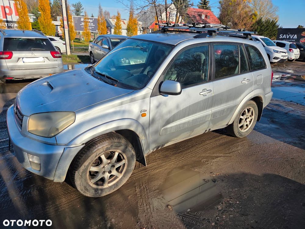 Toyota RAV4 2.0 D-4D 4x4 - 5