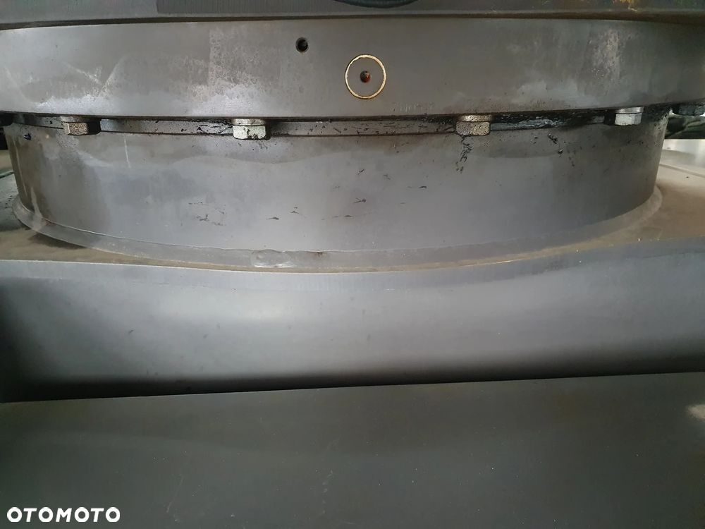 Volvo - 32