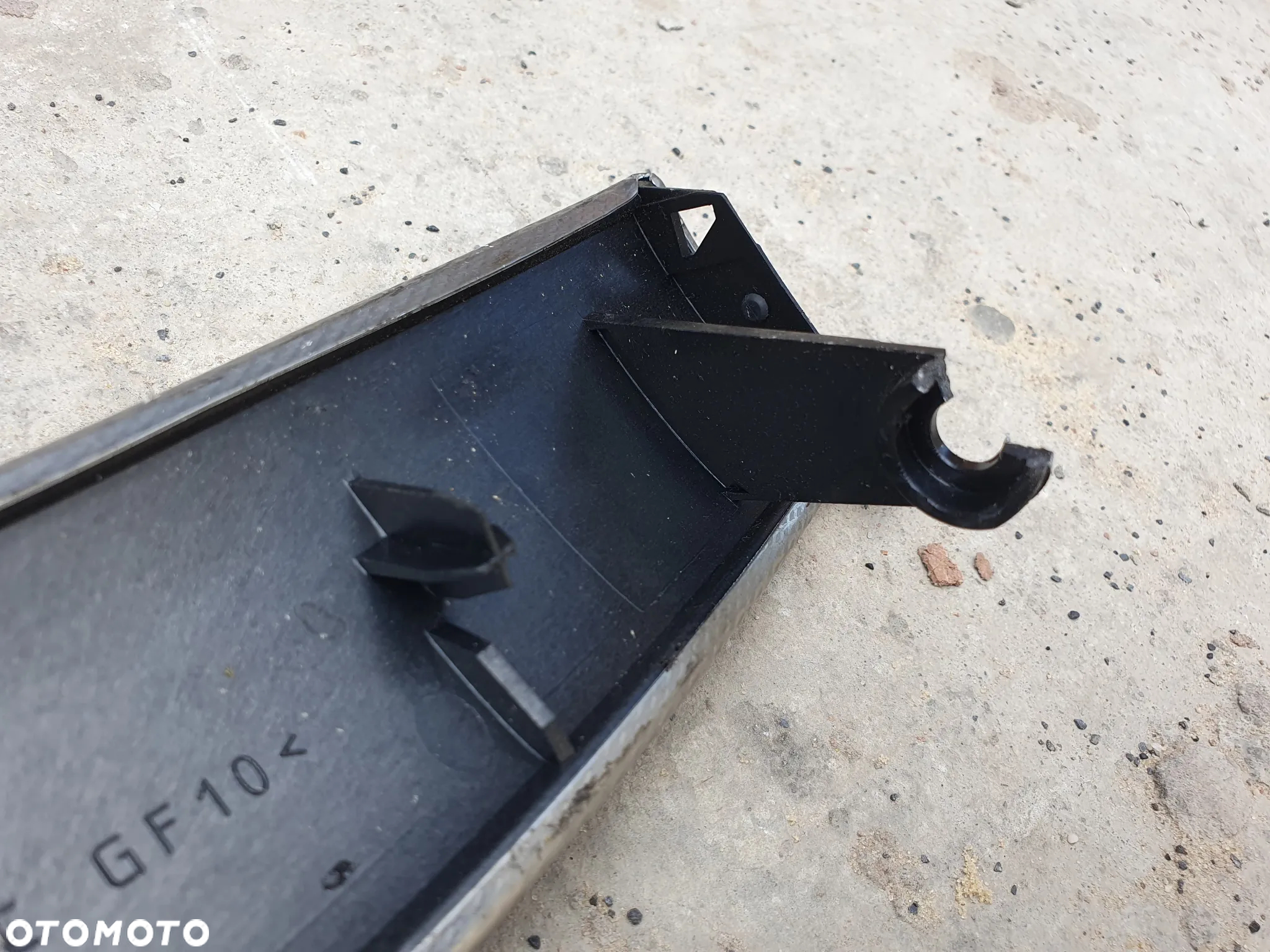 AUDI A4 B6 LISTWA OZDOBNA DEKOR DESKI KONSOLI 8E1853190S ALUMINIUM - 8