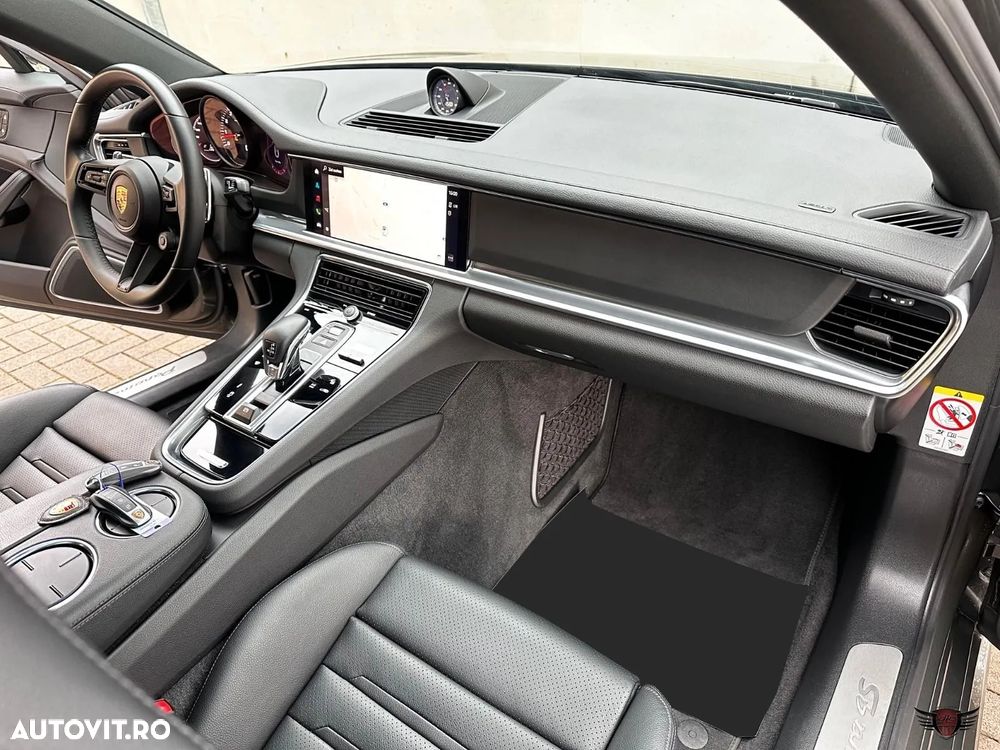 Porsche Panamera 4S Executive - 13