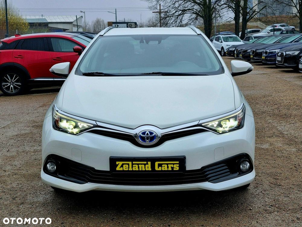 Toyota Auris Hybrid 135 Prestige - 2