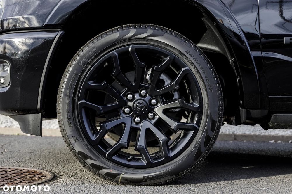 RAM 1500 Limited Night - 19