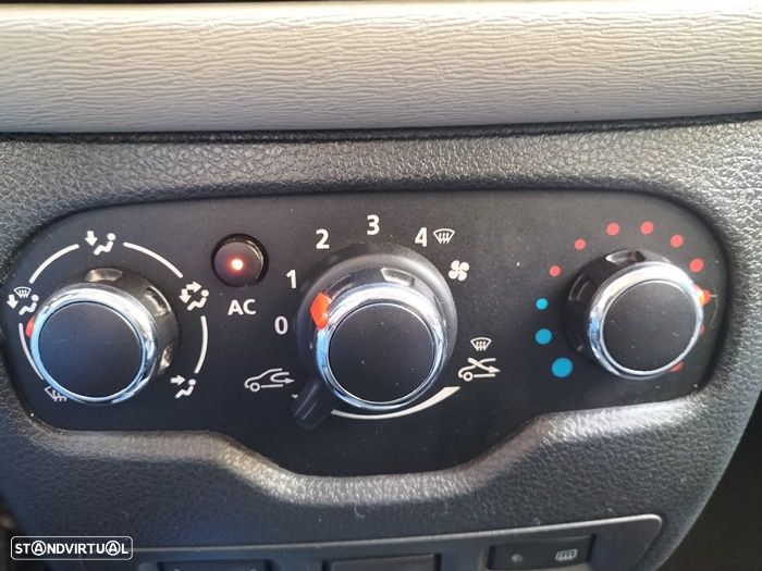 Dacia Lodgy TCe 115 Stepway - 29
