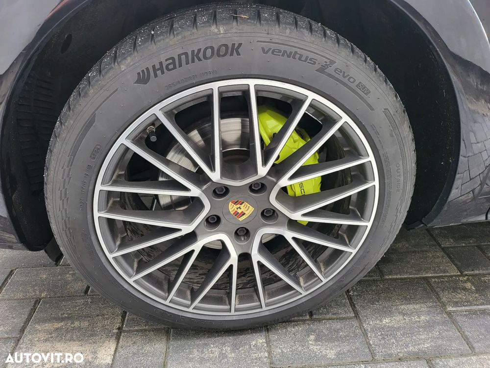 Porsche Cayenne - 11
