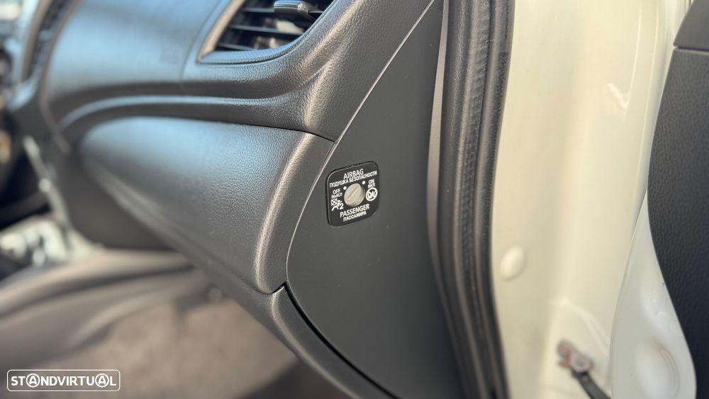 Mitsubishi L-200 Cabine dupla 4X2 - 24