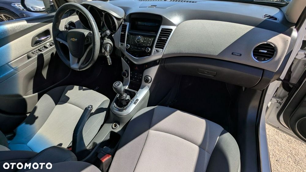 Chevrolet Cruze - 18