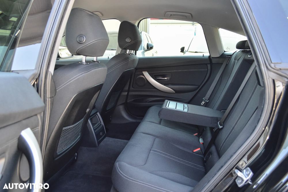 BMW Seria 3 320d Aut. Sport Line - 30