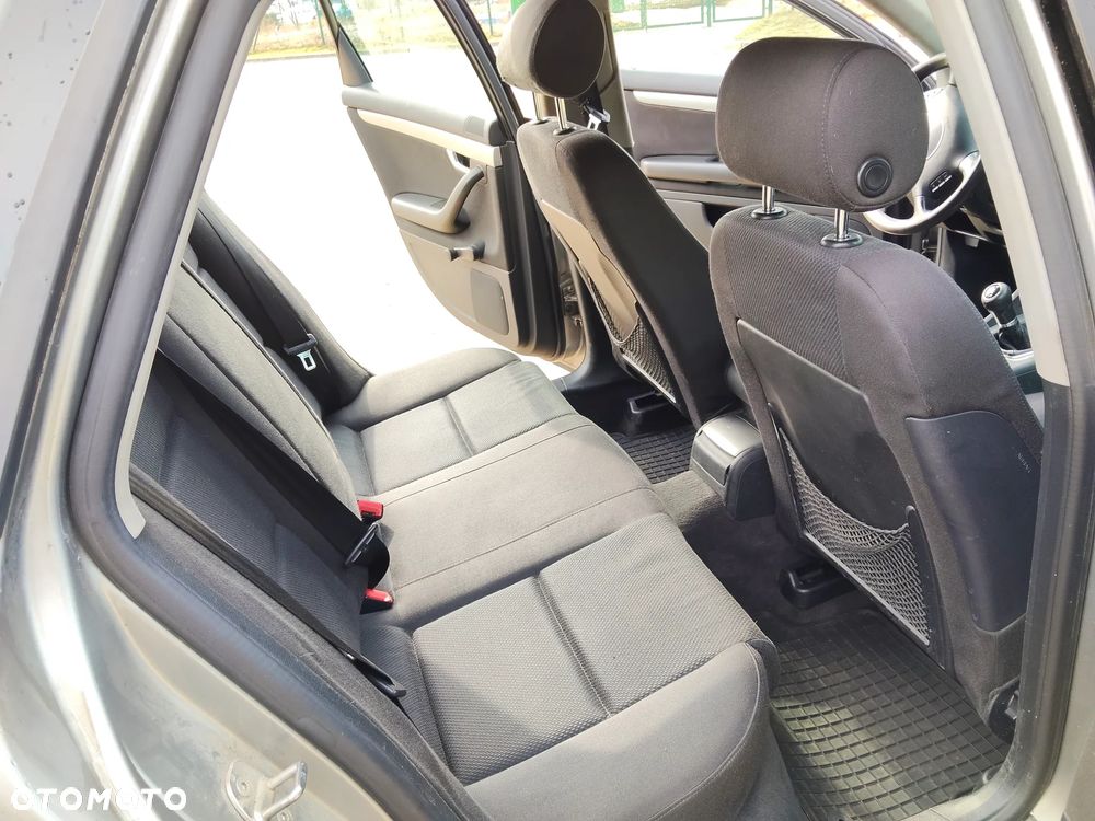 Audi A4 Avant 1.8T Quattro - 10